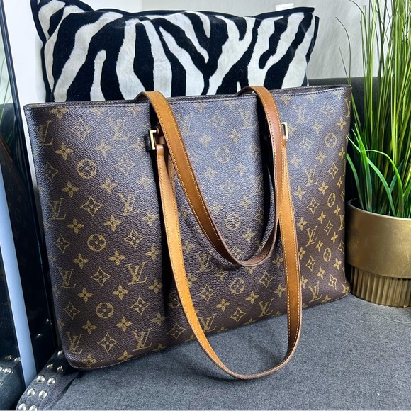 LOUIS VUITTON LUCO TOTE BAG W/ LV Shopping Bag and Dust bag - Picture 1 of 16